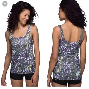 Lululemon floral amala tank excellent